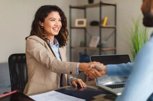 Woman selecting her SaaS management platform to maximize her SaaS ROI